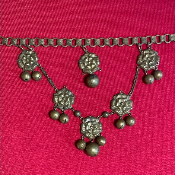 Vintage Gold/Brass colored Necklace with Floral Accents - Picture 7 of 7